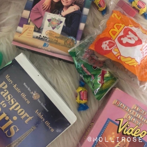 90s/Y2k Girl Nostalgic Mystery Box - Picture 4 of 7